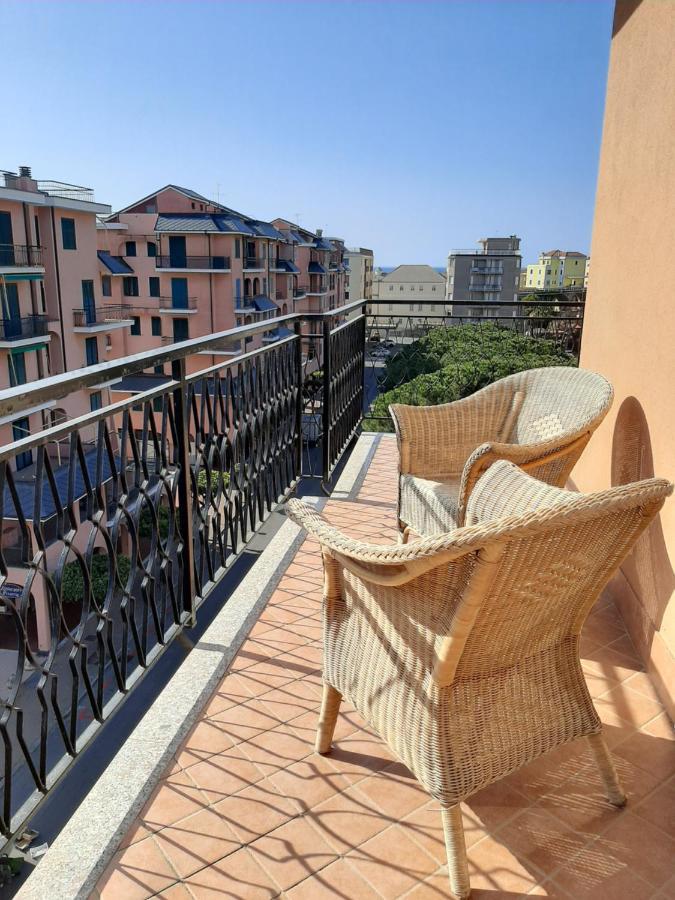 Apartamento Nel Blu Marina dʼMarina dʼAndora Exterior foto